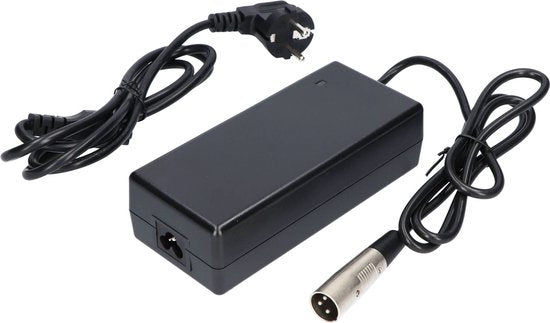 Universeel oplader 3 pins stekker