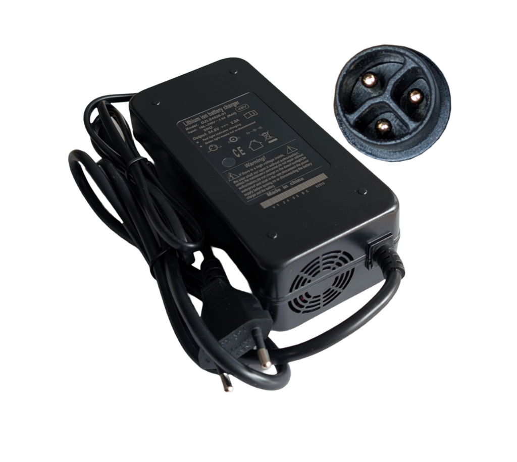 Universeel oplader 3 pins stekker