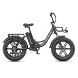 Zwarte ENGWE L20 Boost elektrische fiets met lage instap en comfortabele zithouding, ideaal voor dagelijks gebruik.
