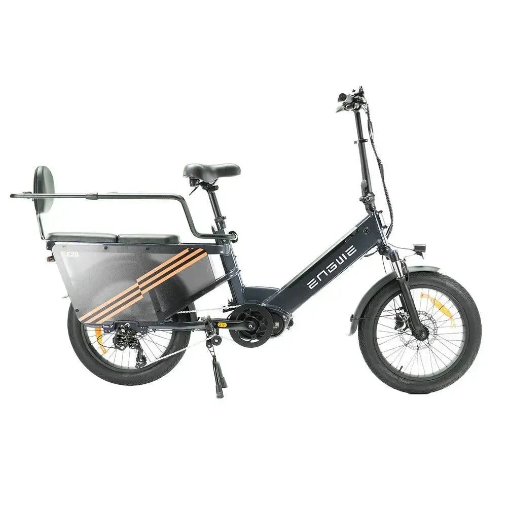 Engwe LE20 grijze elektrische longtail fiets met lage instap en accu, geschikt voor comfortabel stads- en recreatief gebruik.