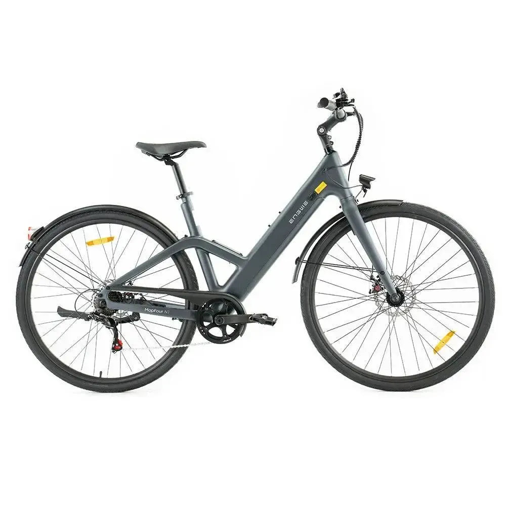 Lichte grijze ENGWE MapFour N1 Air ST elektrische fiets met lage instap en compact ontwerp, geschikt voor stadsgebruik