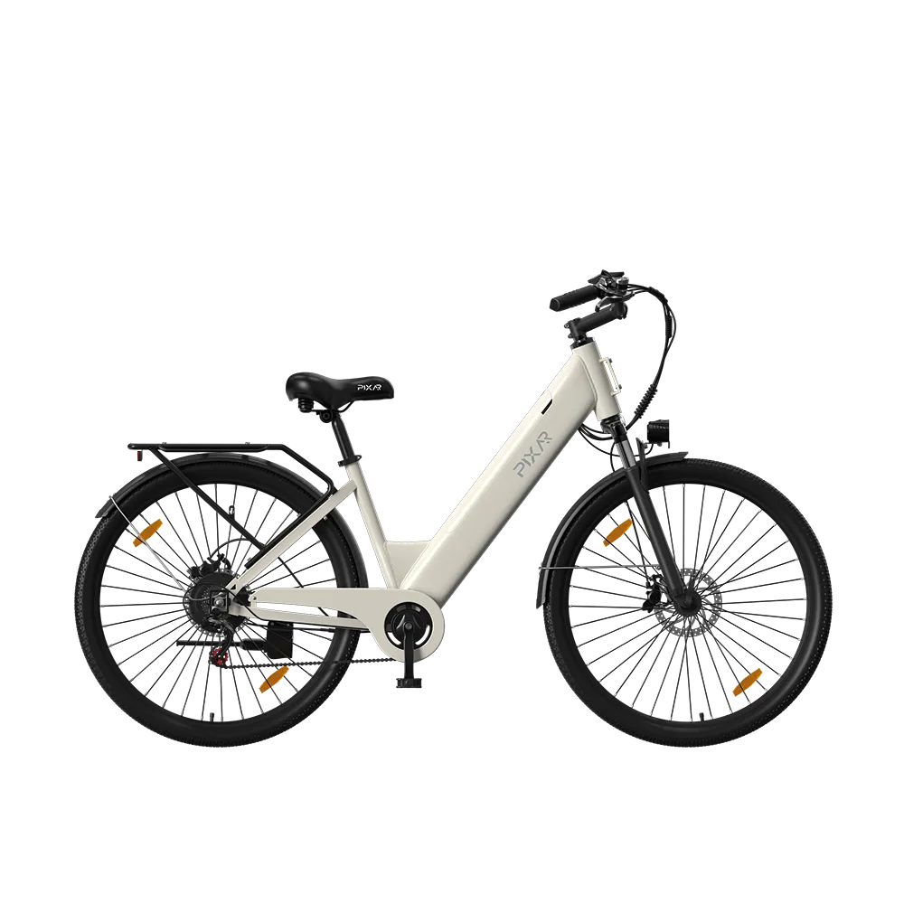 Pixar Velopro C1 beige elektrische stadsfiets met lage instap en witte afwerking, geschikt voor woon-werk en recreatief gebruik