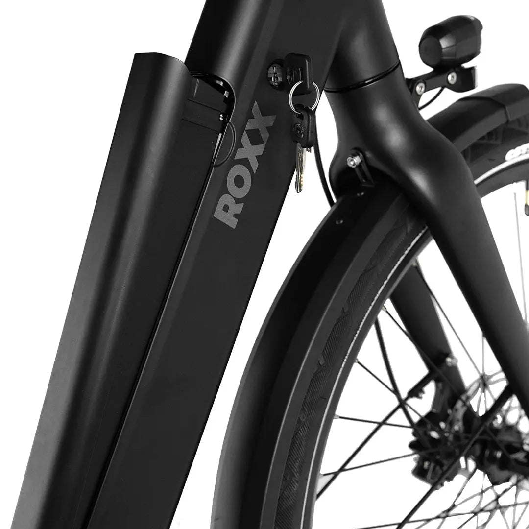 Zwarte Roxx SM5 elektrische fiets met accu van Roxx Bike, zichtbaar in close-up op de afbeelding.