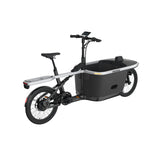 Zwarte Tarran TPRO-1 elektrische bakfiets met schuine frame en ruime bak, geschikt voor gezinsgebruik en vervoer.