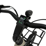 Vogue Milo Grijs luxe e-bike met riemaandrijving en Bafang motor, zichtbaar met frame, accu en wielen in een moderne setting