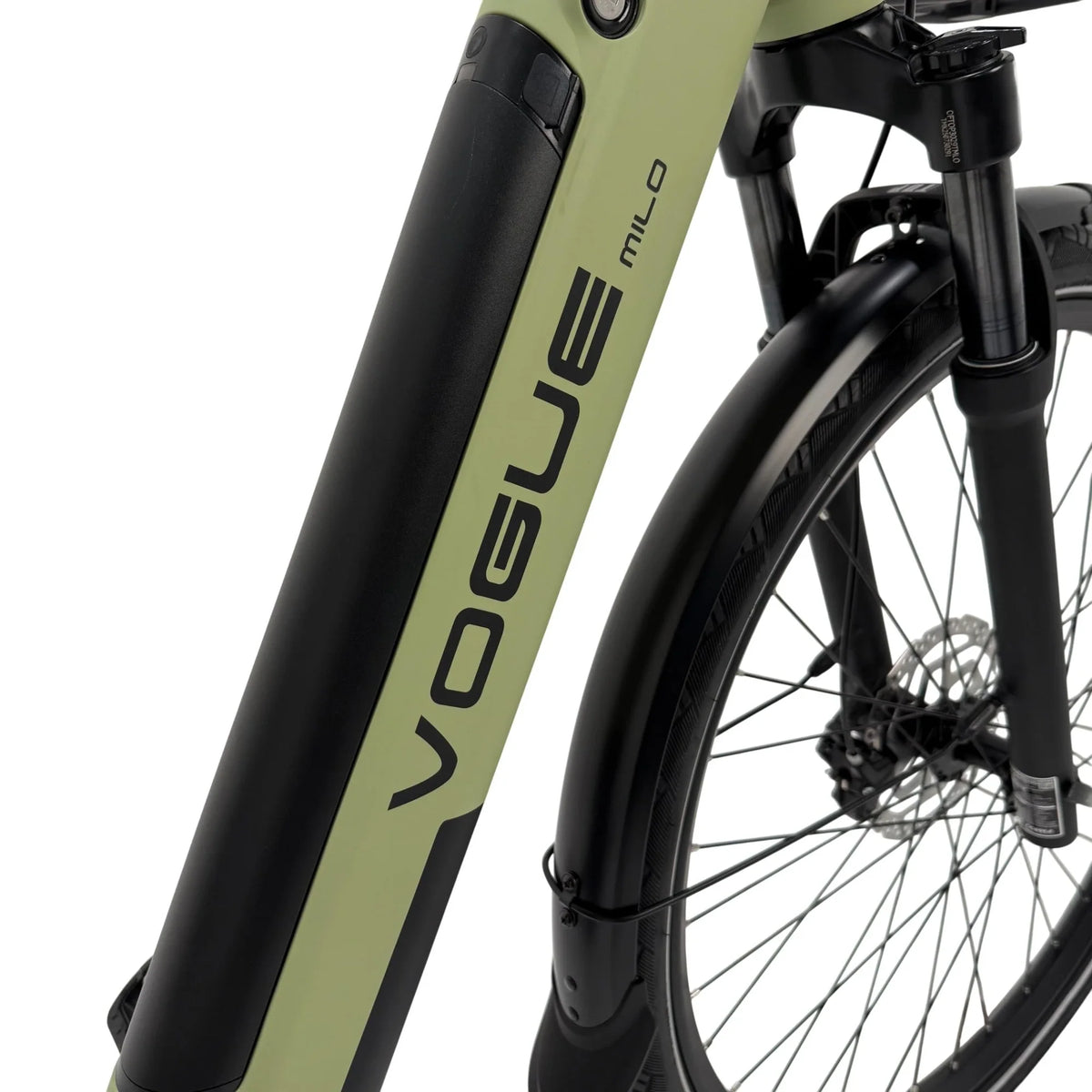 Groene Vogue Milo luxe e-bike met Bafang motor en riemaandrijving, accu zichtbaar onder het frame, stijlvolle en moderne ontwerp.