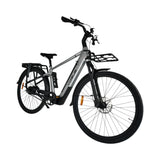 Vogue Milo Man e-bike in grijs met onderhoudsarme riemaandrijving en comfortabel frame, geschikt voor stadsgebruik