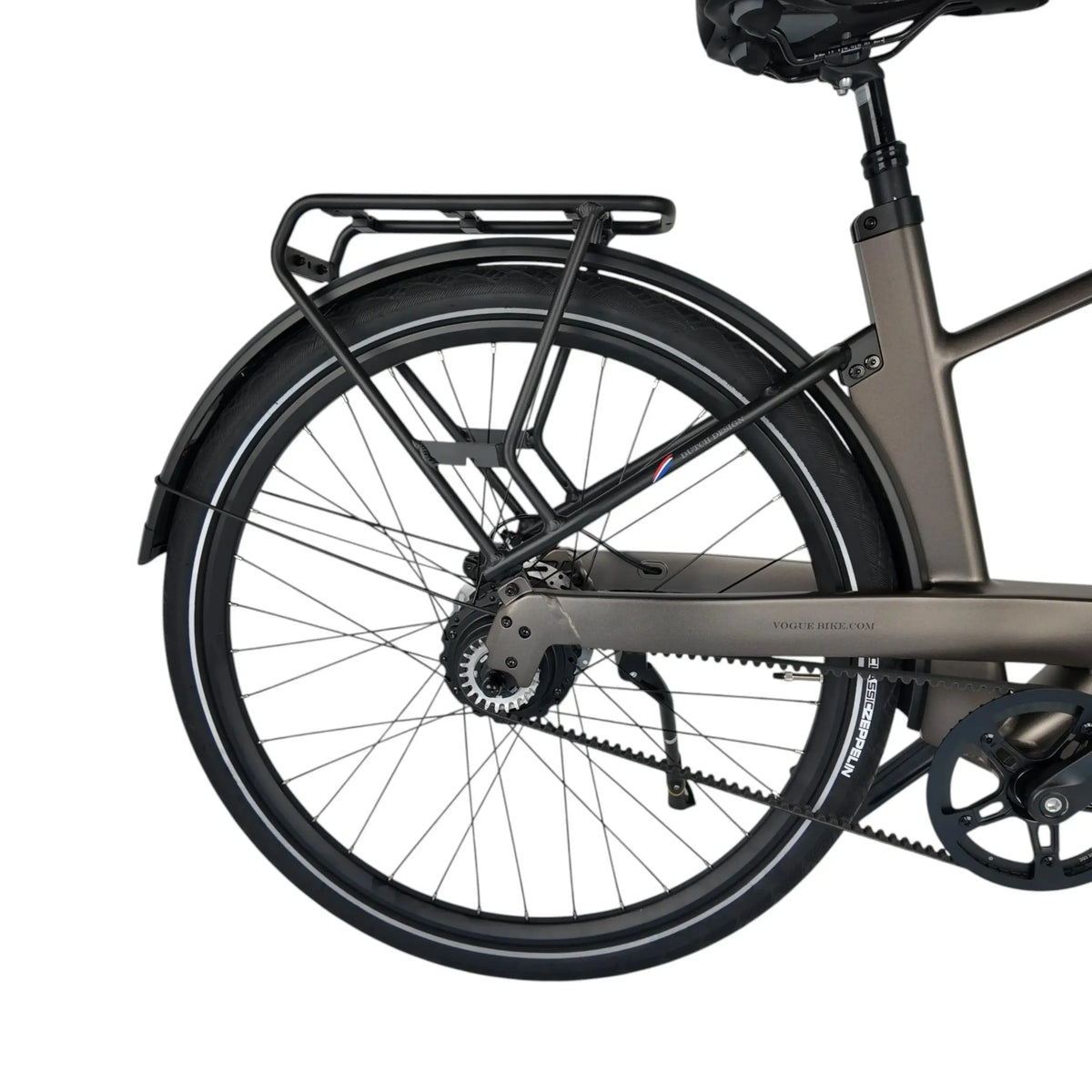 Vogue Nova Man bruine sportieve e-bike met geïntegreerde accu, klaar voor gebruik, geleverd in doos, zicht op frame en accu.