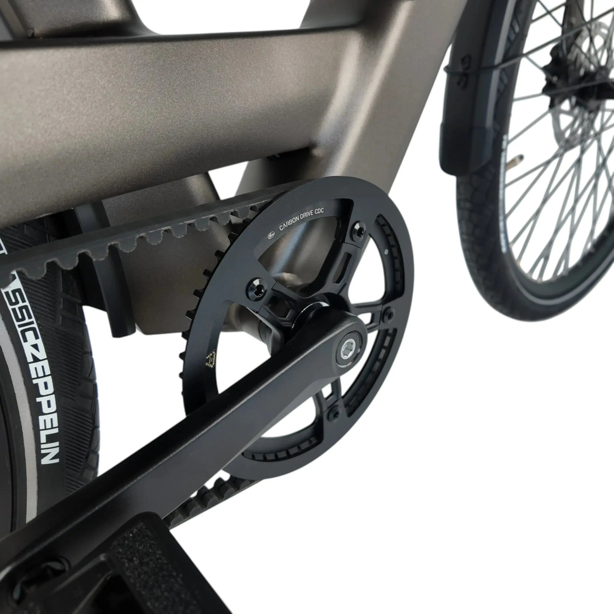Vogue Nova Man bruine sportieve e-bike met geïntegreerde accu, klaar voor gebruik.