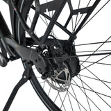 Zwarte Vogue Nova Man elektrische herenfiets in doos, e-bike met frame en accessoires zichtbaar.