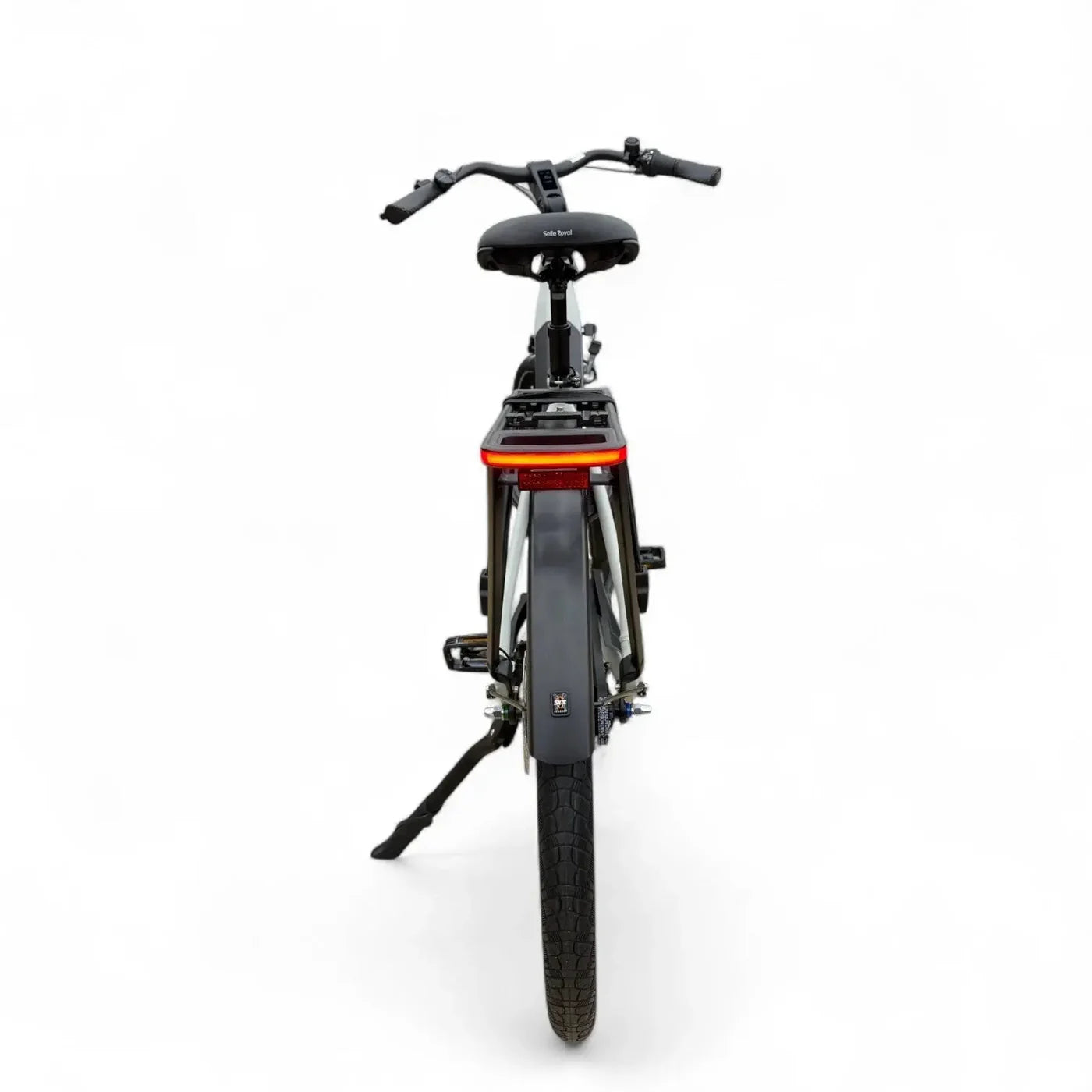 Vogue Prestige Fashion grijze elektrische fiets met laag instap en achterlicht, geschikt voor comfortabel stadsgebruik.