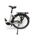 Vogue Prestige Fashion Grijs elektrische fiets met lage instap, achteraanzicht, comfortabel en stijlvol ontwerp voor stadsverkeer