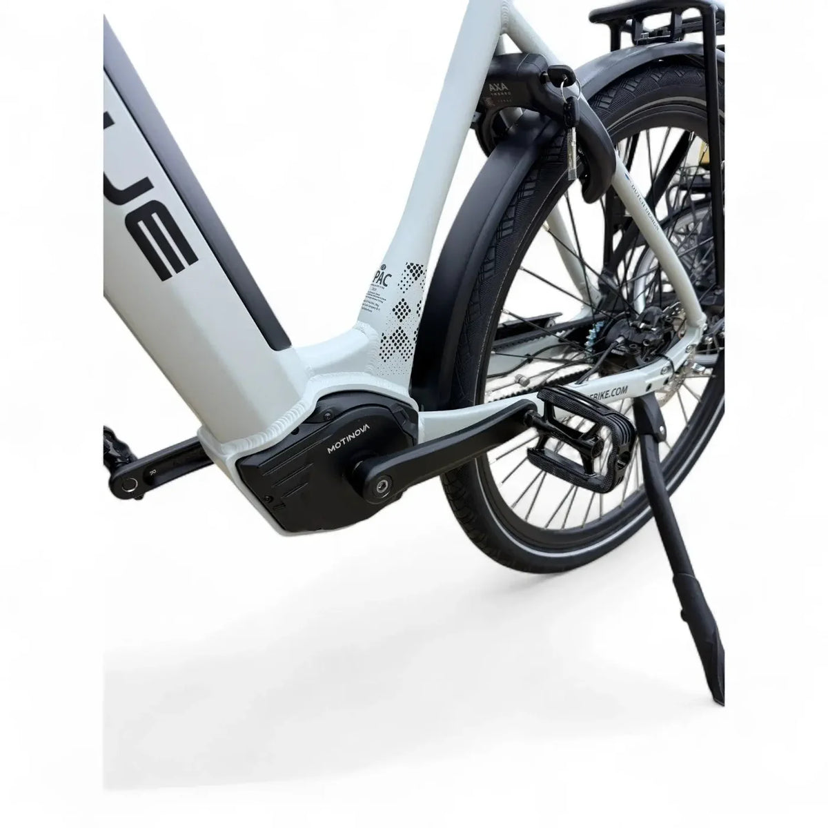 Vogue Prestige Fashion Grijs elektrische fiets met lage instap en motor, geschikt voor comfortabel stadsvervoer.
