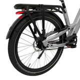 Vogue SUV grijze elektrische fiets met Shimano middenmotor, robuust design en comfortabele zithouding.
