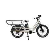 Vogue Wonder Fashion grijze elektrische longtail e-bike voor gezinnen, zichtbaar in doos, klaar voor gebruik.