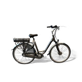 Vogue Basic grijze elektrische stadsfiets met comfortabele zithouding en 13Ah accu, ideaal voor stadsverkeer.