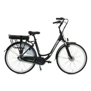 Zwarte Vogue Basic elektrische fiets met comfortabele zithouding en 13Ah accu, geschikt voor stadsritten.